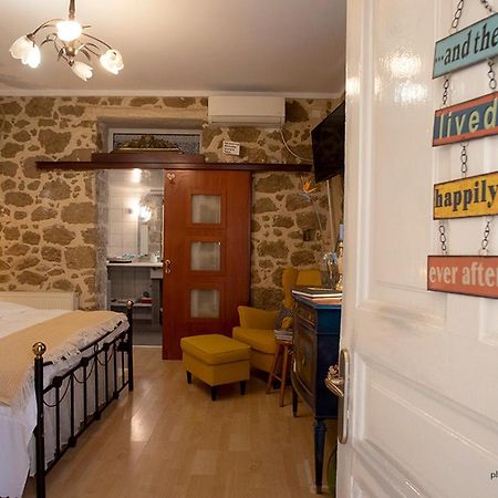 Stone Suite In The Center Of Corinth المظهر الخارجي الصورة