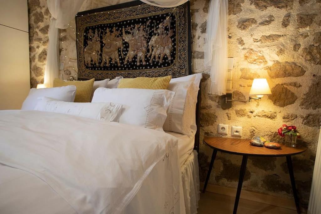 Stone Suite In The Center Of Corinth المظهر الخارجي الصورة